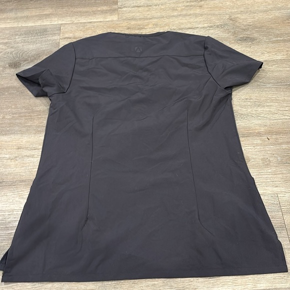 Small pewter scrub top Not figs - Picture 2 of 2